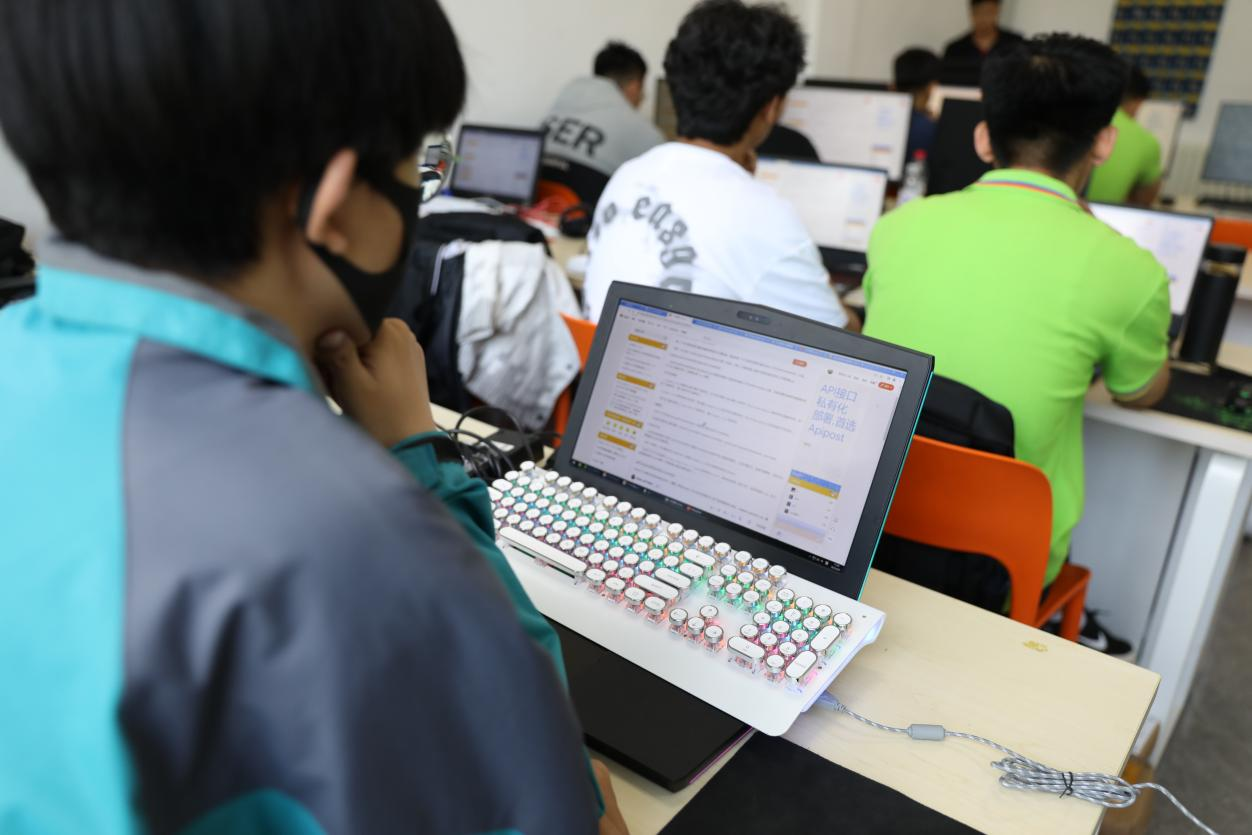 ����߀���ϴ�W(xu��)��?�c���y(t��ng)·�������������Щ���W(xu��)��(y��u)����?