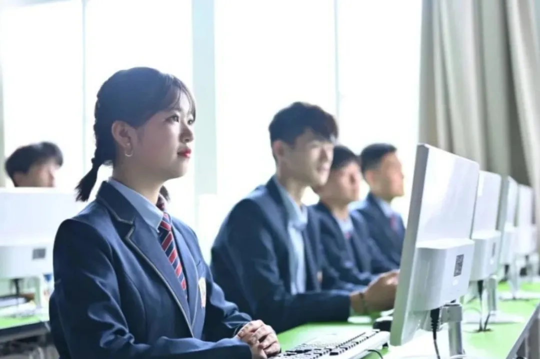 �O(sh��)Ӌ(j��)�ИI(y��)��څ��(sh��)�c���ͺ������A��X�W(xu��)Ժ�Ą�(chu��ng)���x��·��