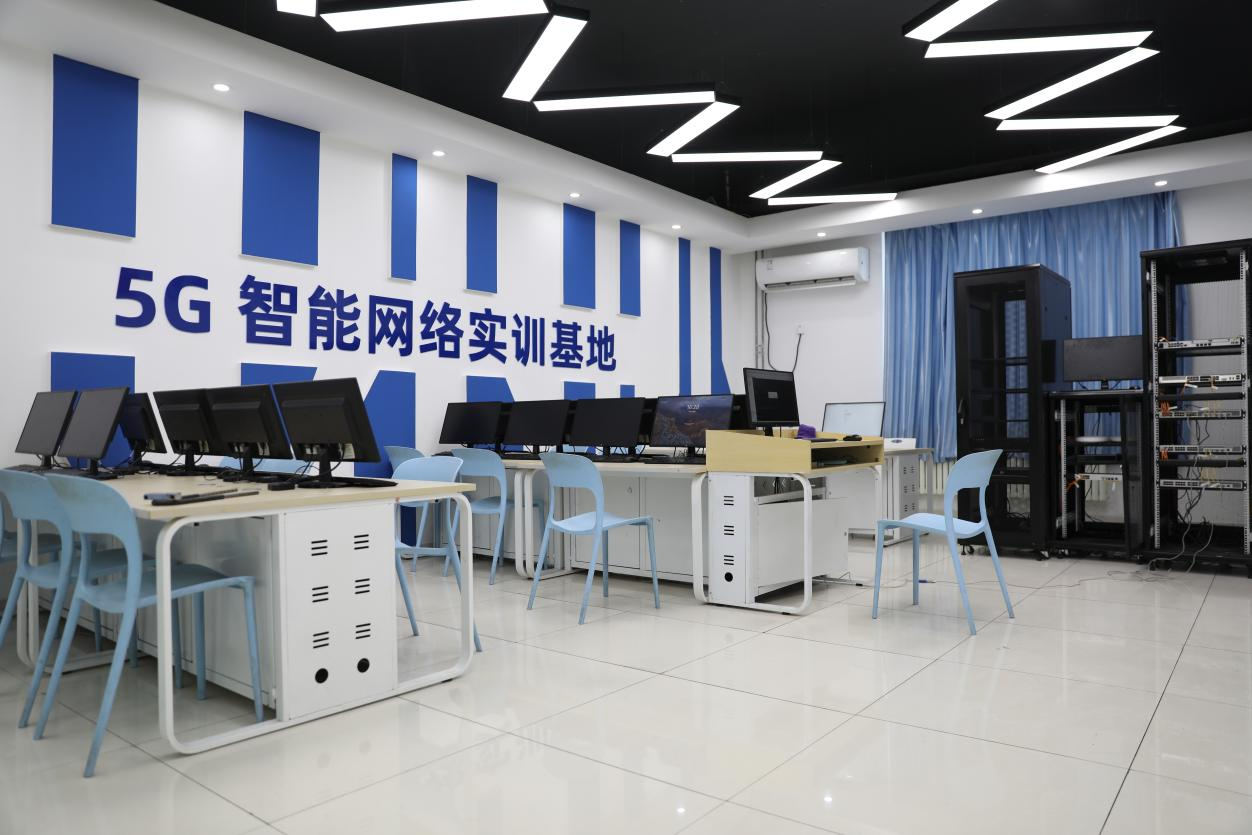 10��(g��)������׌������˽�������A�����W(xu��)У