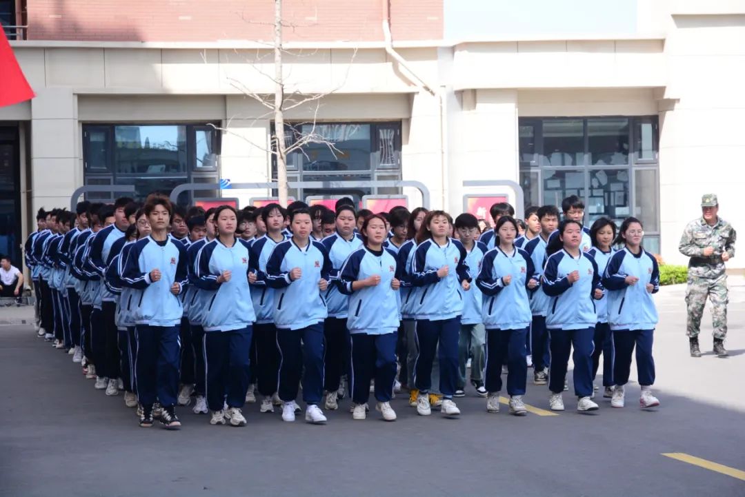 ����У���������A�����W(xu��)У����Ҏ(gu��)���c��(chu��ng)���T���I(y��)������(bi��o)�U