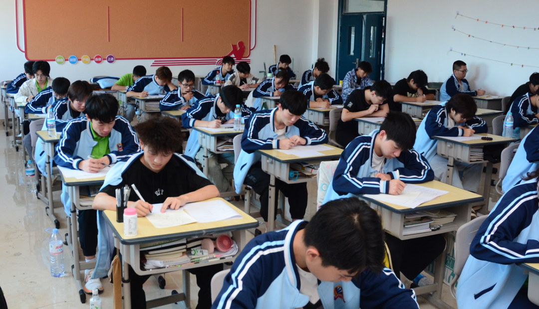 ���У��_�����k��W(xu��)���������������A�����ϰ�