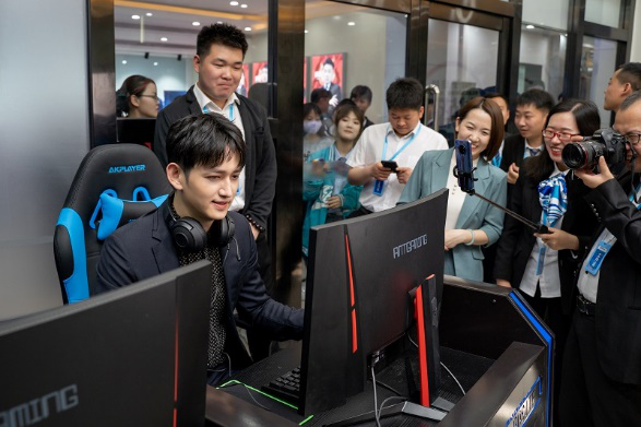 늡��匦(du��)�Q ����(j��ng)���ʟo�� �����݆T�R�ɬF(xi��n)��У�@�����A�W(xu��)�Ӵ������